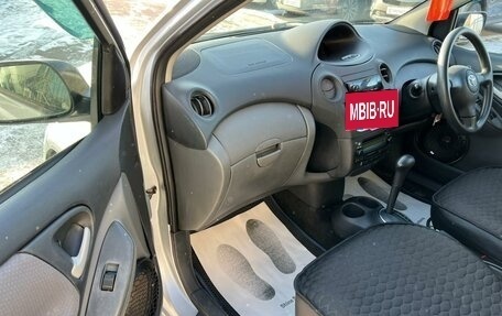 Toyota Vitz, 2004 год, 499 999 рублей, 12 фотография