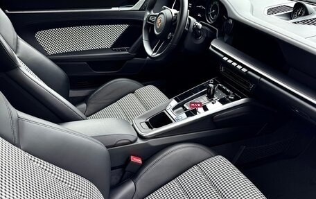 Porsche 911, 2023 год, 27 200 000 рублей, 12 фотография