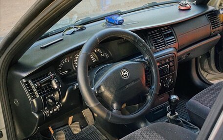 Opel Vectra B рестайлинг, 1996 год, 200 000 рублей, 3 фотография