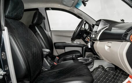 Mitsubishi L200 IV рестайлинг, 2010 год, 1 950 000 рублей, 4 фотография