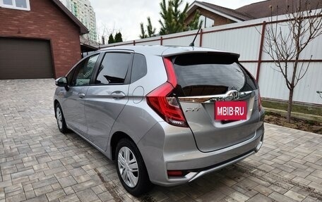 Honda Fit III, 2018 год, 1 530 000 рублей, 6 фотография