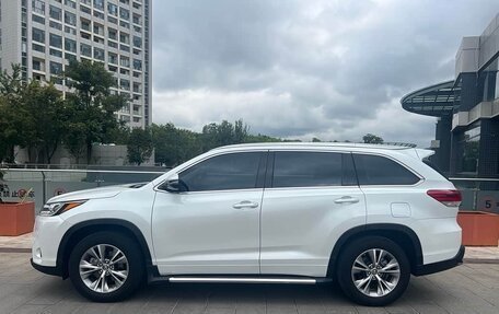 Toyota Highlander III, 2021 год, 4 033 044 рублей, 9 фотография