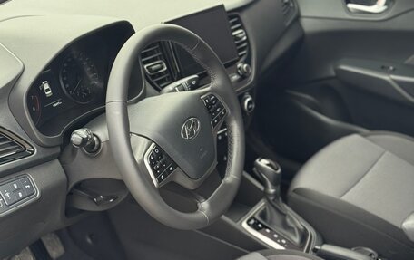 Hyundai Solaris II рестайлинг, 2021 год, 1 690 000 рублей, 6 фотография