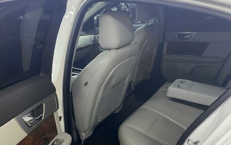 Jaguar XF I рестайлинг, 2014 год, 2 600 000 рублей, 14 фотография