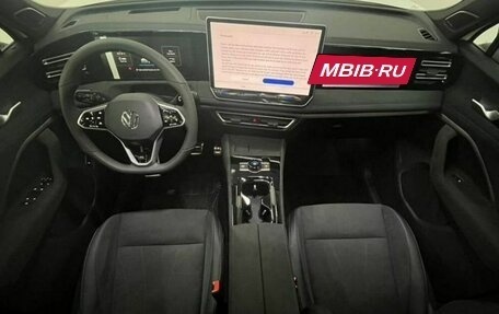 Volkswagen Tiguan II, 2025 год, 4 929 000 рублей, 10 фотография