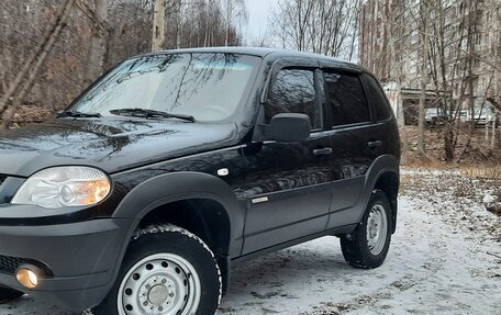 Chevrolet Niva I рестайлинг, 2011 год, 620 000 рублей, 3 фотография