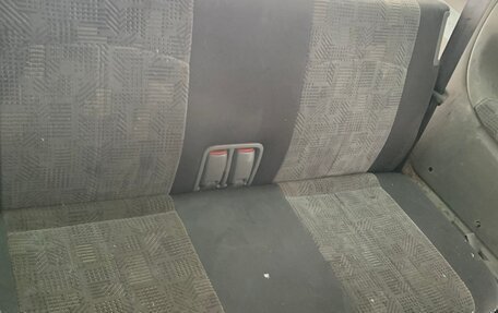 Nissan Liberty, 2000 год, 240 000 рублей, 13 фотография