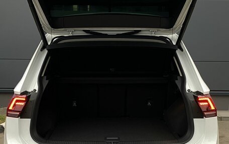 Volkswagen Tiguan II, 2018 год, 3 089 000 рублей, 10 фотография