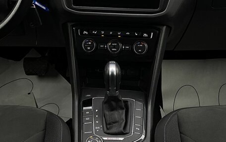 Volkswagen Tiguan II, 2018 год, 3 089 000 рублей, 14 фотография