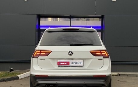 Volkswagen Tiguan II, 2018 год, 3 089 000 рублей, 6 фотография