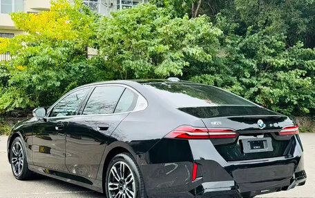 BMW 5 серия, 2025 год, 7 768 570 рублей, 4 фотография