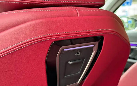 BMW 5 серия, 2025 год, 7 768 570 рублей, 15 фотография