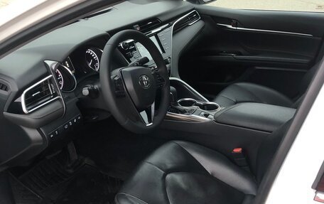 Toyota Camry, 2019 год, 2 280 000 рублей, 4 фотография