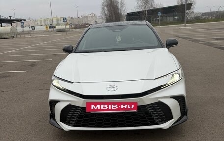 Toyota Camry, 2024 год, 3 990 000 рублей, 2 фотография