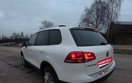 Volkswagen Touareg III, 2011 год, 2 450 000 рублей, 3 фотография