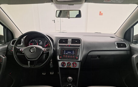 Volkswagen Polo VI (EU Market), 2016 год, 1 070 000 рублей, 18 фотография