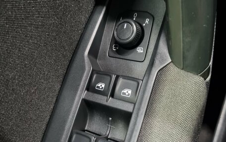 Volkswagen Tiguan II, 2019 год, 2 060 000 рублей, 18 фотография