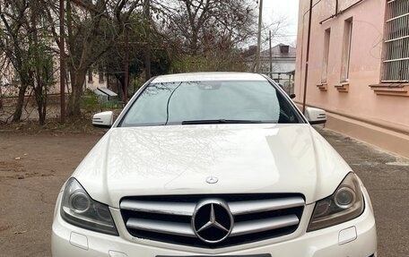 Mercedes-Benz C-Класс, 2012 год, 1 100 000 рублей, 1 фотография