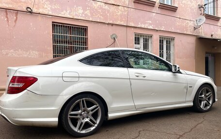 Mercedes-Benz C-Класс, 2012 год, 1 100 000 рублей, 5 фотография