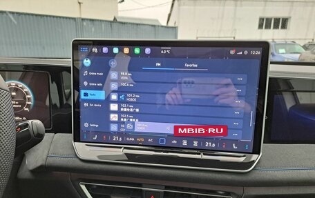 Volkswagen Tiguan II, 2025 год, 5 049 999 рублей, 15 фотография