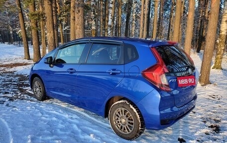 Honda Fit III, 2017 год, 1 100 000 рублей, 2 фотография