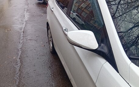 Hyundai Solaris II рестайлинг, 2011 год, 750 000 рублей, 8 фотография