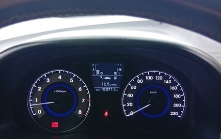 Hyundai Solaris II рестайлинг, 2011 год, 750 000 рублей, 3 фотография