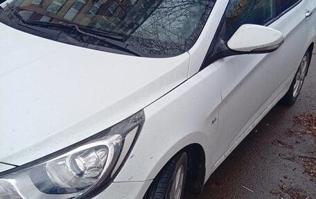 Hyundai Solaris II рестайлинг, 2011 год, 750 000 рублей, 6 фотография