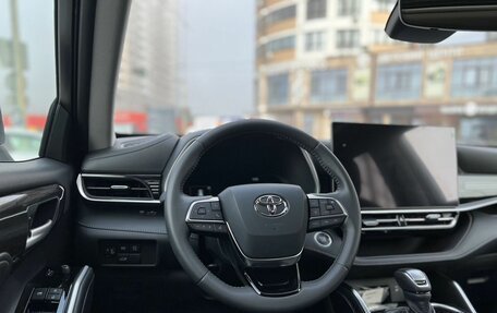 Toyota Highlander, 2025 год, 6 190 000 рублей, 10 фотография
