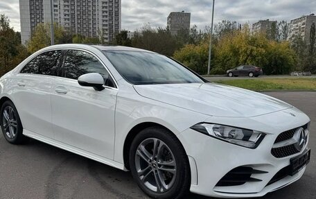 Mercedes-Benz A-Класс, 2022 год, 2 280 000 рублей, 4 фотография