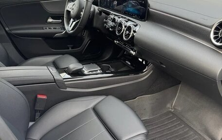 Mercedes-Benz A-Класс, 2022 год, 2 280 000 рублей, 7 фотография