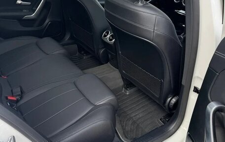 Mercedes-Benz A-Класс, 2022 год, 2 280 000 рублей, 8 фотография