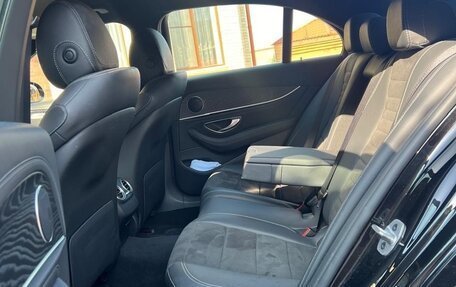 Mercedes-Benz E-Класс, 2019 год, 3 990 000 рублей, 10 фотография