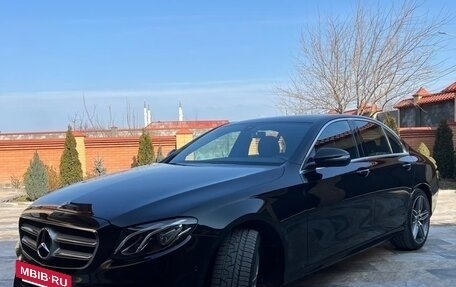 Mercedes-Benz E-Класс, 2019 год, 3 990 000 рублей, 2 фотография