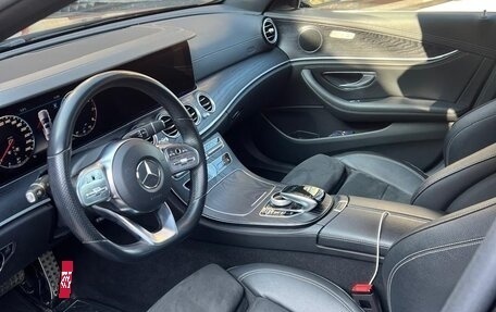 Mercedes-Benz E-Класс, 2019 год, 3 990 000 рублей, 8 фотография