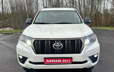 Toyota Land Cruiser Prado 150 рестайлинг 2, 2021 год, 5 250 000 рублей, 2 фотография