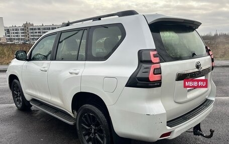 Toyota Land Cruiser Prado 150 рестайлинг 2, 2021 год, 5 250 000 рублей, 6 фотография