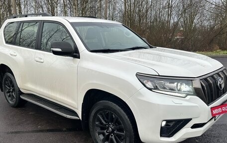 Toyota Land Cruiser Prado 150 рестайлинг 2, 2021 год, 5 250 000 рублей, 3 фотография