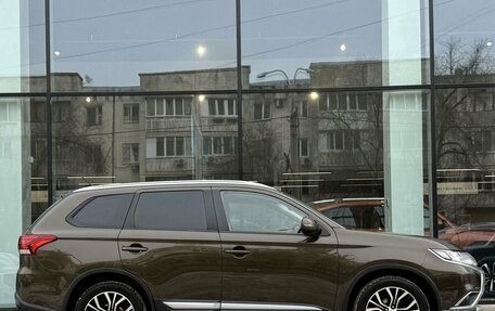 Mitsubishi Outlander III рестайлинг 3, 2015 год, 1 750 000 рублей, 4 фотография