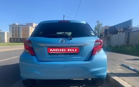 Toyota Vitz, 2015 год, 800 000 рублей, 2 фотография