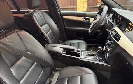 Mercedes-Benz C-Класс, 2012 год, 1 100 000 рублей, 4 фотография