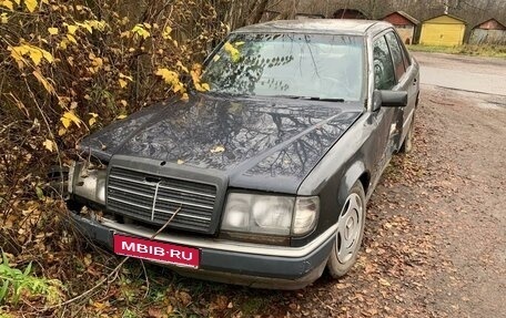 Mercedes-Benz W124, 1985 год, 130 000 рублей, 1 фотография
