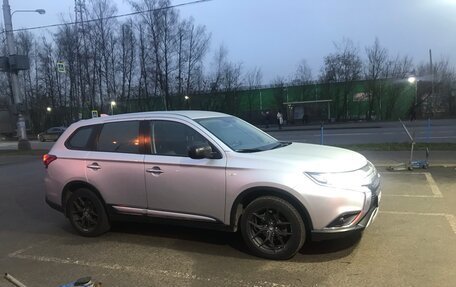 Mitsubishi Outlander III рестайлинг 3, 2019 год, 1 999 999 рублей, 4 фотография