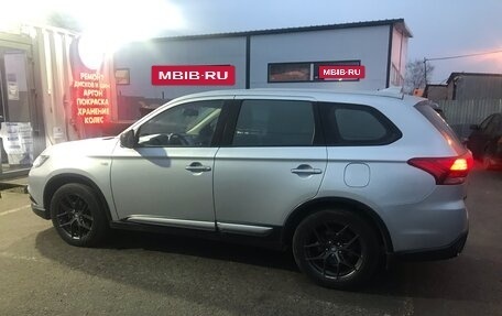 Mitsubishi Outlander III рестайлинг 3, 2019 год, 1 999 999 рублей, 3 фотография