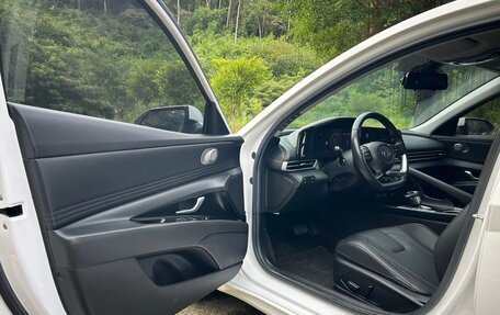 Hyundai Elantra, 2022 год, 1 652 000 рублей, 17 фотография