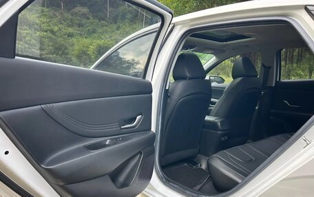 Hyundai Elantra, 2022 год, 1 652 000 рублей, 19 фотография