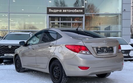 Hyundai Solaris II рестайлинг, 2011 год, 720 000 рублей, 3 фотография