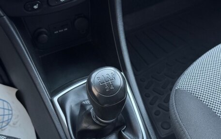 Hyundai Solaris II рестайлинг, 2011 год, 720 000 рублей, 16 фотография