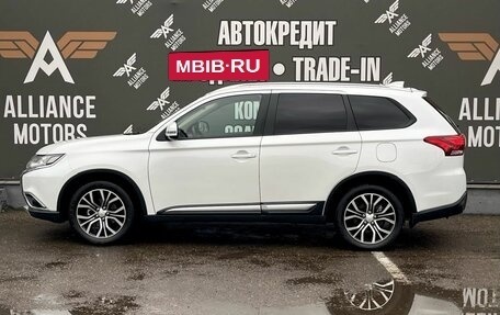Mitsubishi Outlander III рестайлинг 3, 2017 год, 1 765 000 рублей, 4 фотография