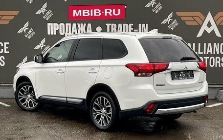 Mitsubishi Outlander III рестайлинг 3, 2017 год, 1 765 000 рублей, 5 фотография
